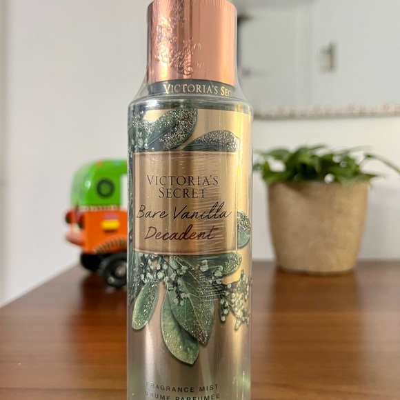 Victoria's Secret Bare Vanilla Decadent
Mist 250ml - Picture 3 of 4